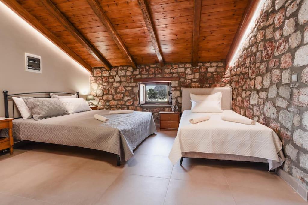 Petronas Land House 2 Villa Archangelos  Exterior foto